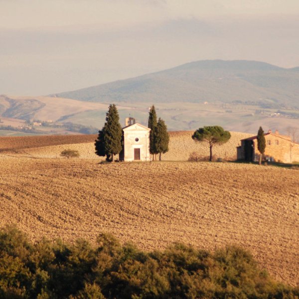 The beautiful area of Valdorcia is close by