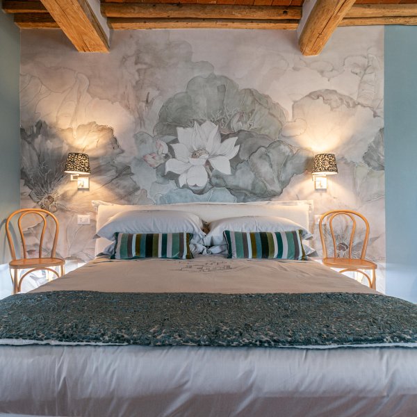Podere Castello | Elegant Tuscan Farmhouse with vineyard views