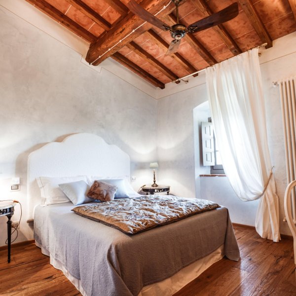 Villa Dioneo | Luxury Historic Villa with Private Pool and Gym