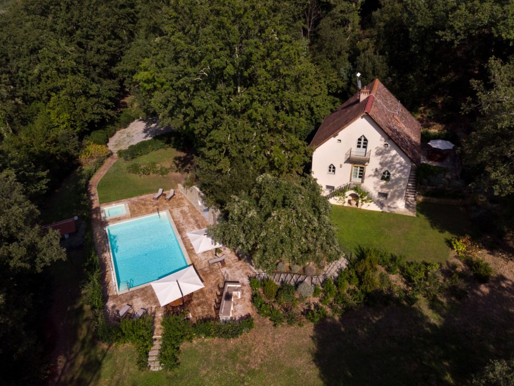 Guardiolo | Luxury Tuscan Folly for 6 with A/C and Pool