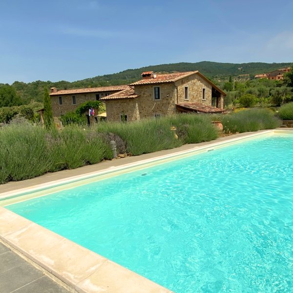 Castelonchio | Villa for 6 with Private Pool on Lake Trasimeno