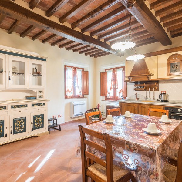 Celeste | Family apartment in a historic villa with shared pool