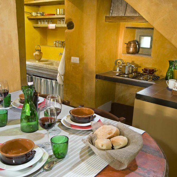 La Ronda | Tuscan apartment on a wine estate near Florence