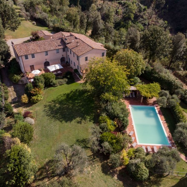Leccio | Elegant Tuscan Villa for 14 with A/C and Pool