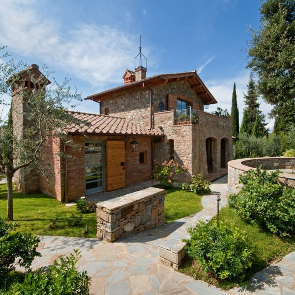 Lunetta | A charming villa and garden in a Tuscan hamlet