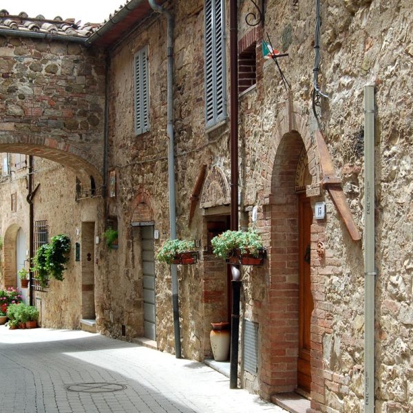Il Pozzo | Village cottage close to Siena