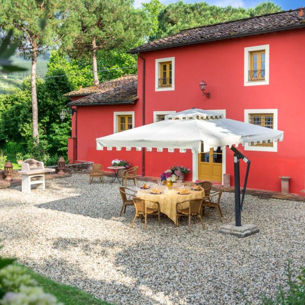 Oliveta | Tuscan villa for 8 with stunning views of the Lucca valley