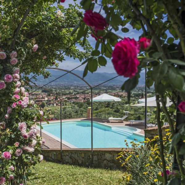 Panfilo | A modern Tuscan villa and pool for 14