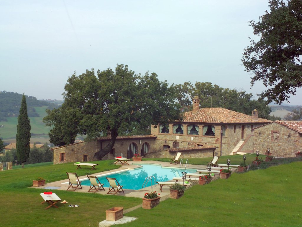 Podere Enea | Country House and Pool with views of Pienza