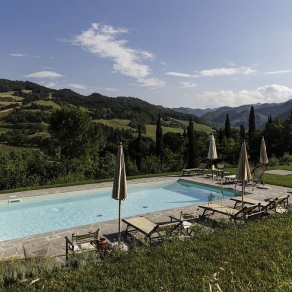 Torretta | Pool with a view in Emilia Romagna