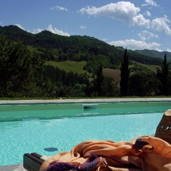 Torretta | Pool with a view in Emilia Romagna