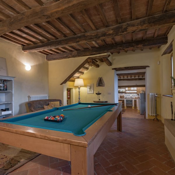 Villa Nuoto | An exquisite villa for 12 in Valdorcia