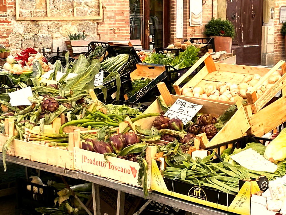 Market Days and Restaurants near Siena