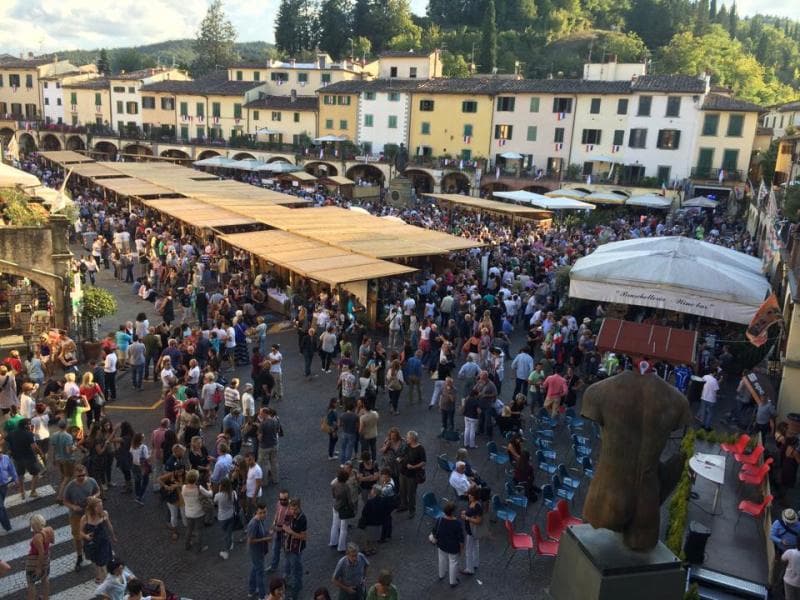 The Expo in Greve takes over the main square of Piazza Matteotti Expo_Del_Chianti_Classico_Greve_in_Chianti