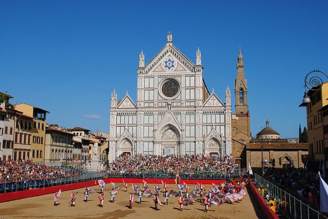 Calcio Storico is played in Piazza Santa Croce in Florence landing-page-calcio-storico